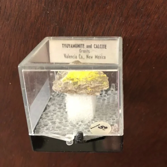 Uranium rock samples.  Fluoresce under Black light. - Picture 2 of 4